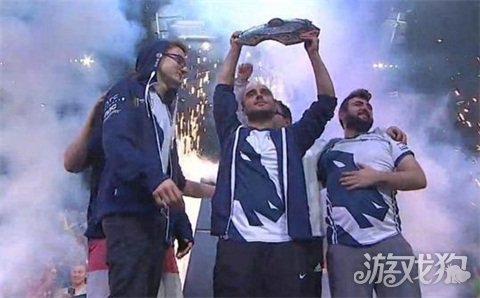 来自一记中 来自一记中