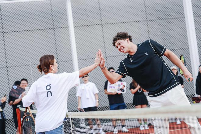 戏联动的 戏联动的